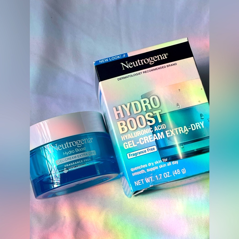 ORIGINAL FORMULA - Neutrogena
HYDRO BOOST
HYALURONIC ACID
GEL-CREAM EXTRA-DRY